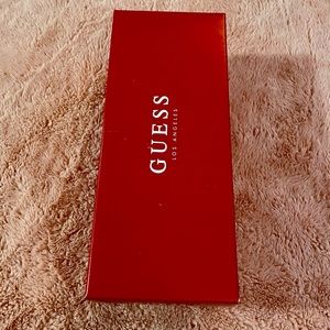 Guess flats